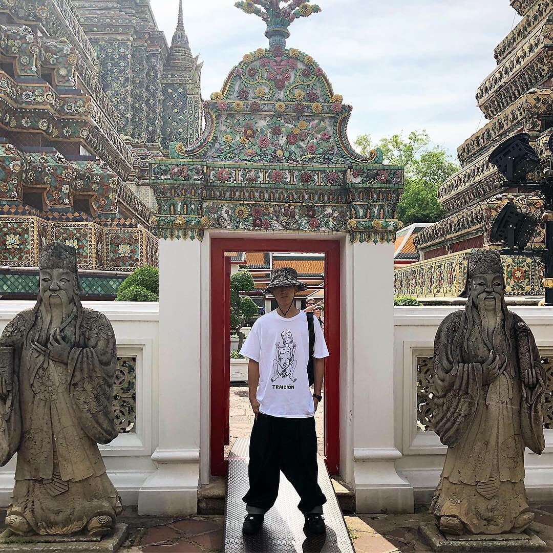 Alejandro Núñez Ferrara at the entrance of a temple in Bangkok